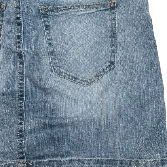 Almost famous Cotton Blend Spandex Jean Mini Skirt distressed light wash size M - Picture 3 of 8